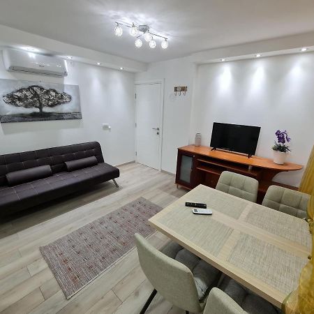"Astor16" Apartments Nis Bagian luar foto