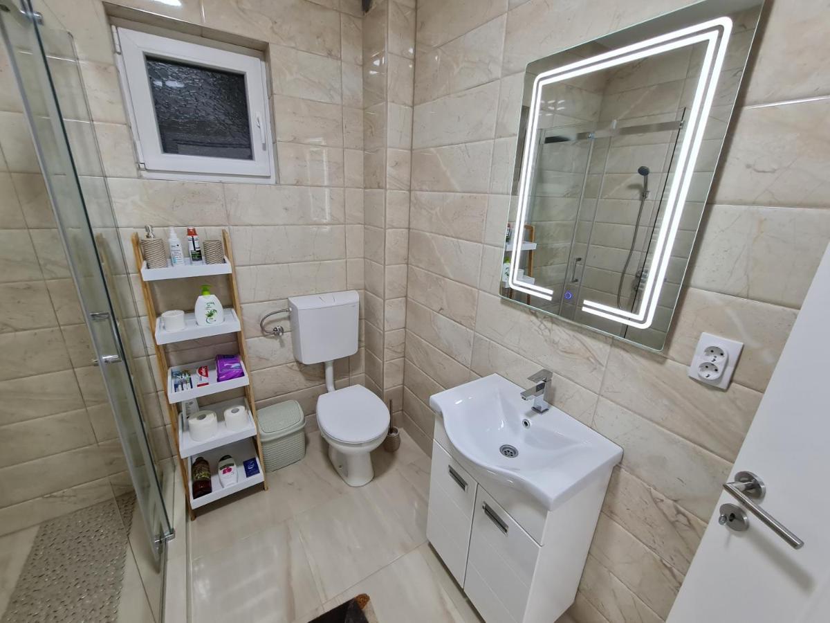 "Astor16" Apartments Nis Bagian luar foto