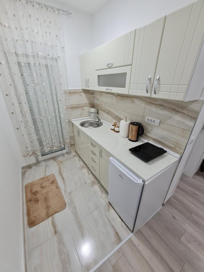 "Astor16" Apartments Nis Bagian luar foto