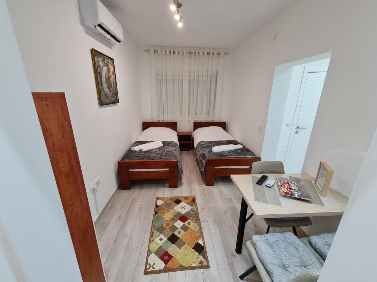 "Astor16" Apartments Nis Bagian luar foto