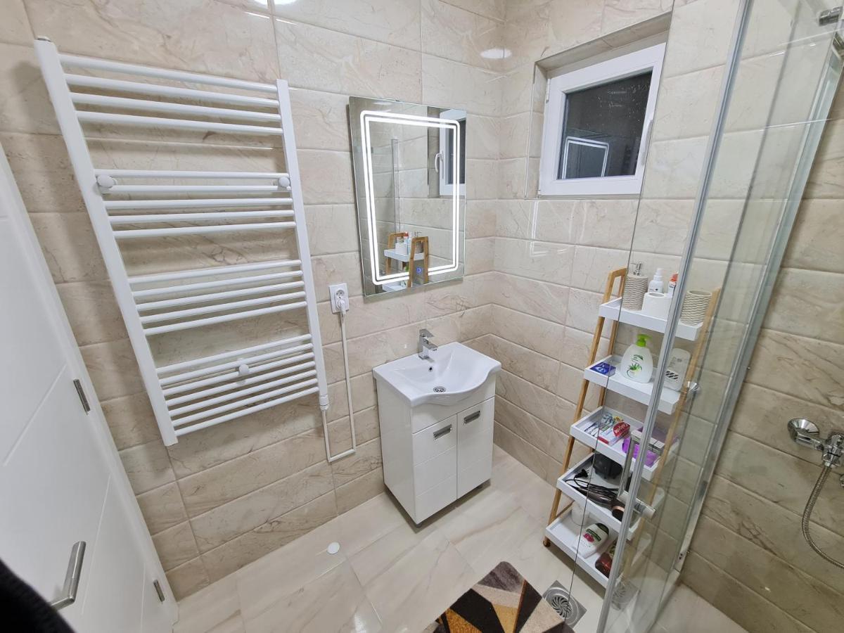 "Astor16" Apartments Nis Bagian luar foto