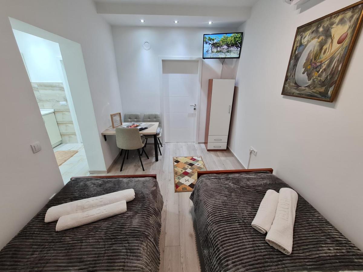 "Astor16" Apartments Nis Bagian luar foto