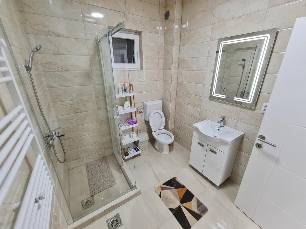 "Astor16" Apartments Nis Bagian luar foto