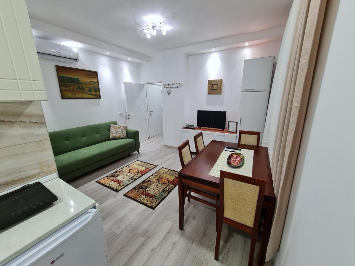 "Astor16" Apartments Nis Bagian luar foto