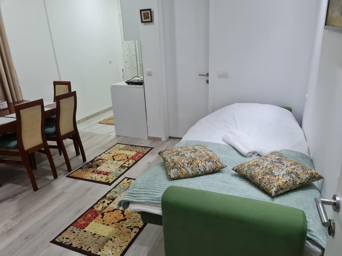 "Astor16" Apartments Nis Bagian luar foto