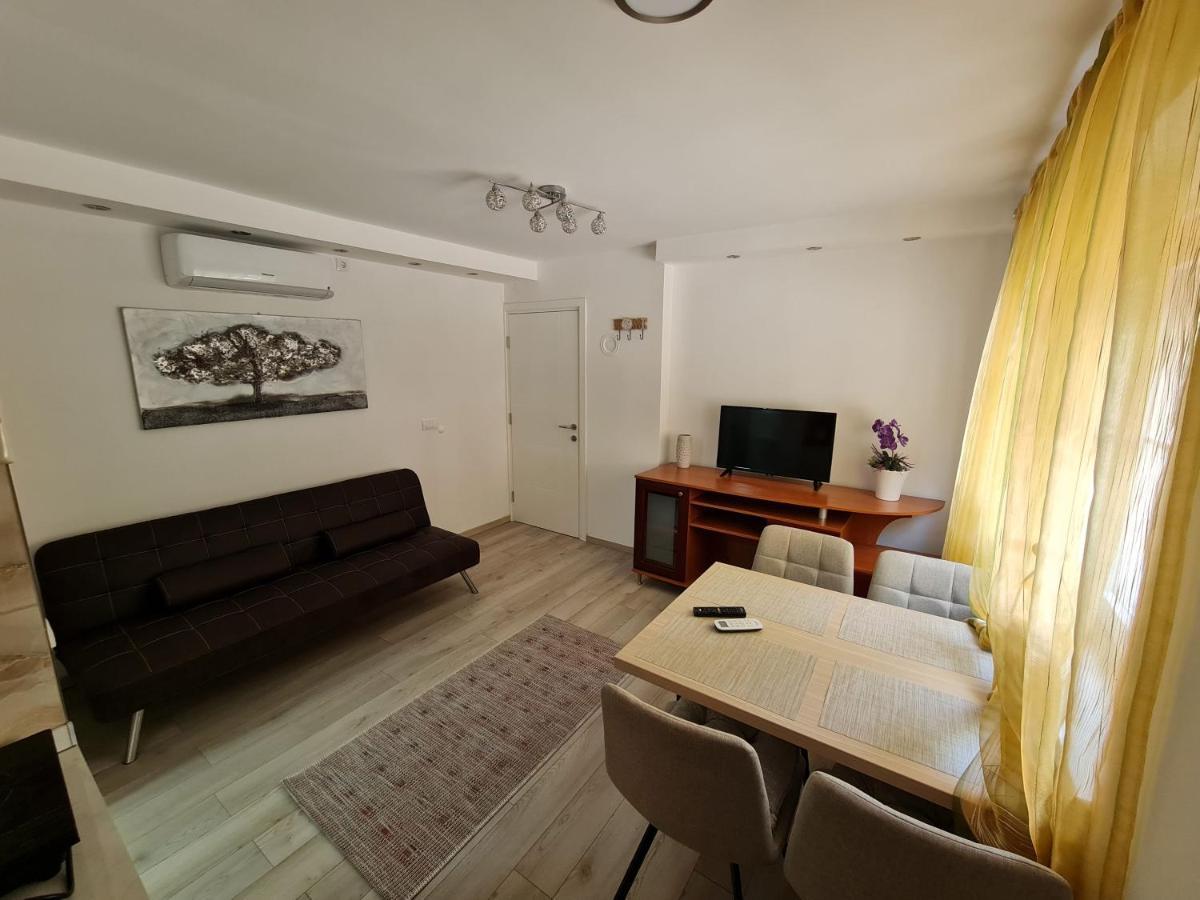 "Astor16" Apartments Nis Bagian luar foto