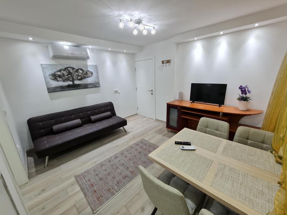 "Astor16" Apartments Nis Bagian luar foto
