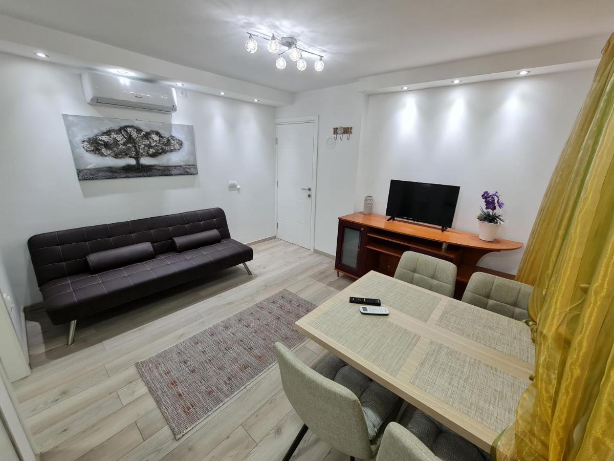 "Astor16" Apartments Nis Bagian luar foto