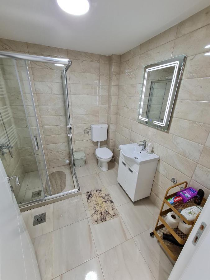 "Astor16" Apartments Nis Bagian luar foto