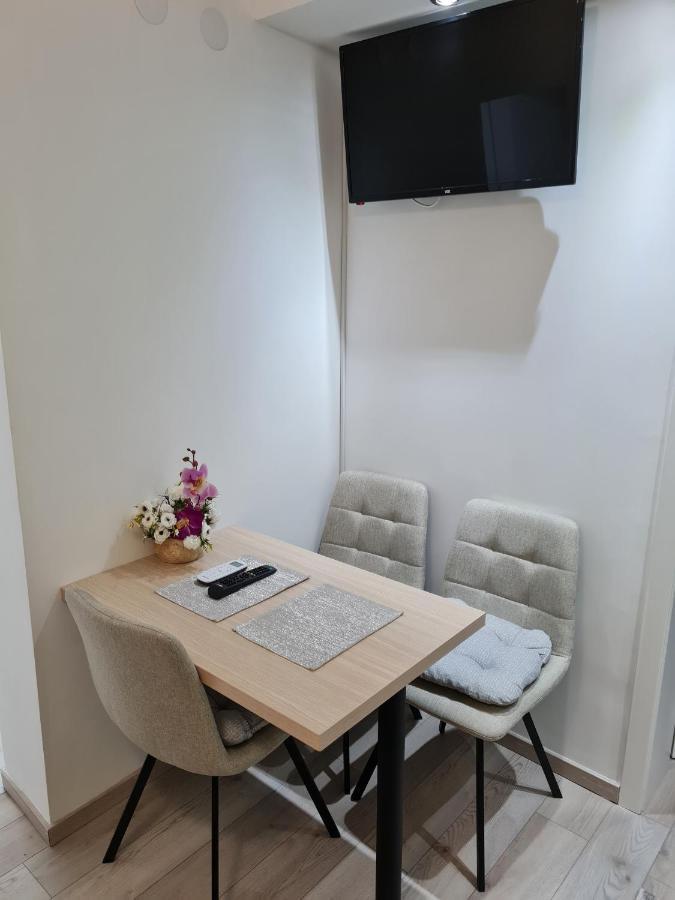 "Astor16" Apartments Nis Bagian luar foto
