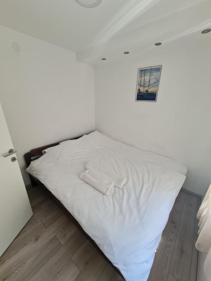 "Astor16" Apartments Nis Bagian luar foto